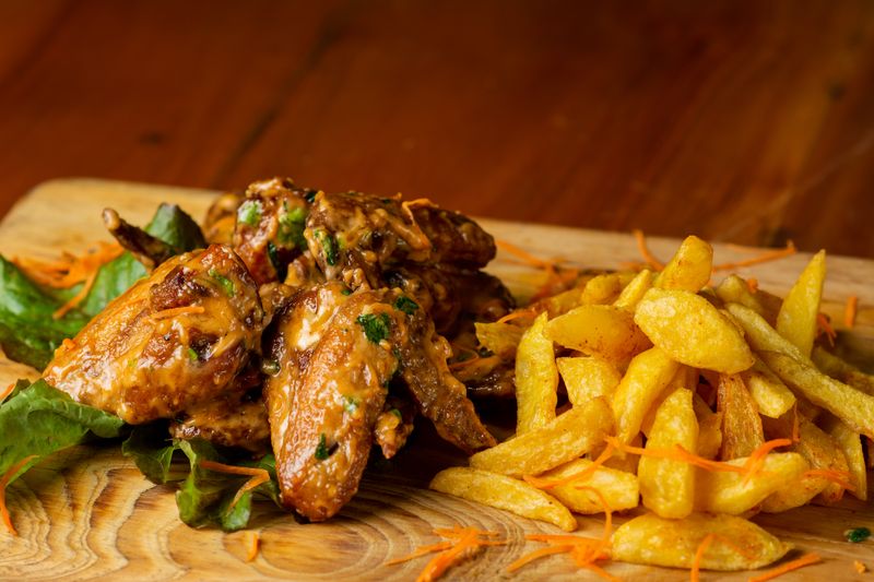 Wing Snob Classic Combo - wings fries and drink meal